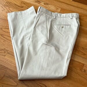 32x34 Like new Dockers men’s chino pants